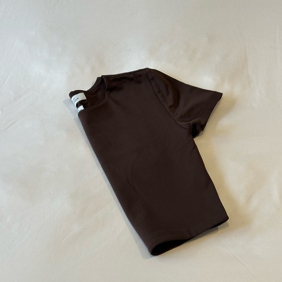 Aritzia Babaton Contour Brown Tee - Picture 3 of 3